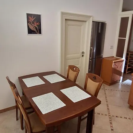 Center Thomas No1 Апартаменты *